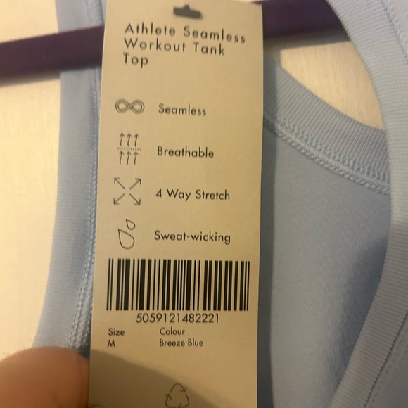 Sweaty Betty 	 	
Athlete Seamless Workout Tank - Picture 4 of 5